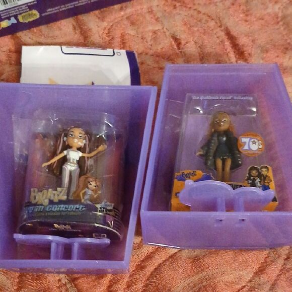 BRATZ  Doll Set with Accessories - Picture 3 of 4